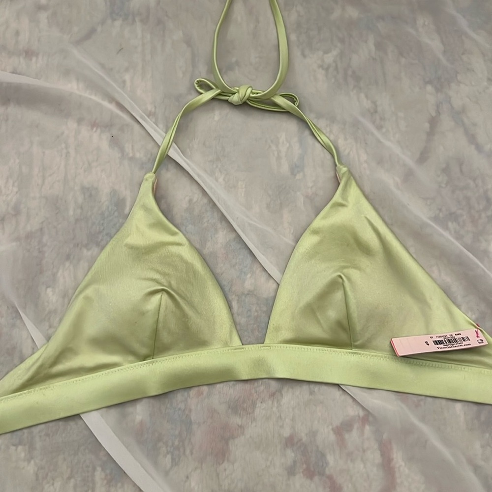 Nwt bikini top